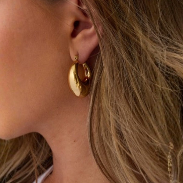 The Amalfi Sculpted Gold Drop Earring