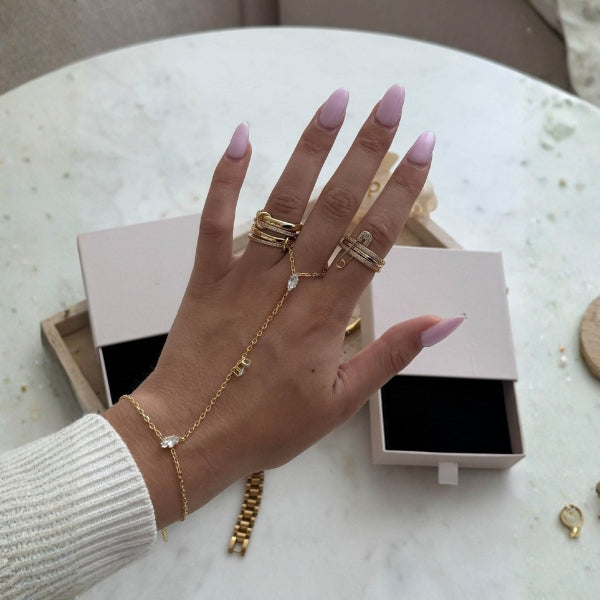 The Verona Interlocking Pavé Band Ring