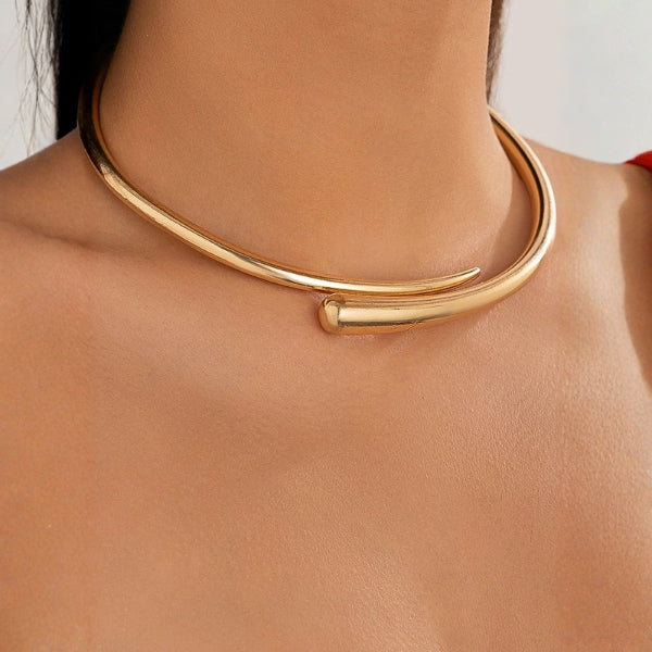 The Sola Sculpted Collar Necklace
