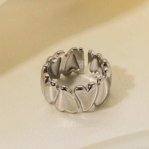 The Calora Heart-Chain Open Ring
