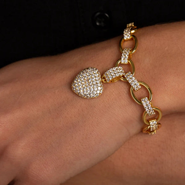 The Pavé Heart Chain Jewelry Set