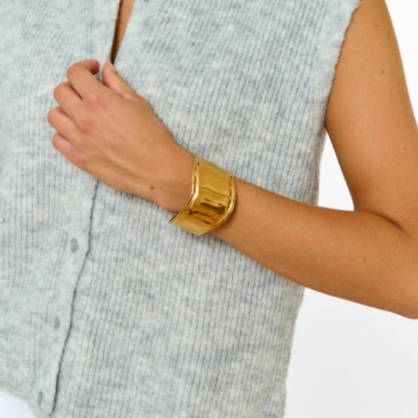 The Capri Wave Gold Cuff