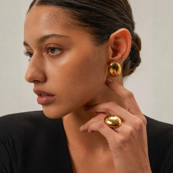 The Calora Hammered Oval Ring