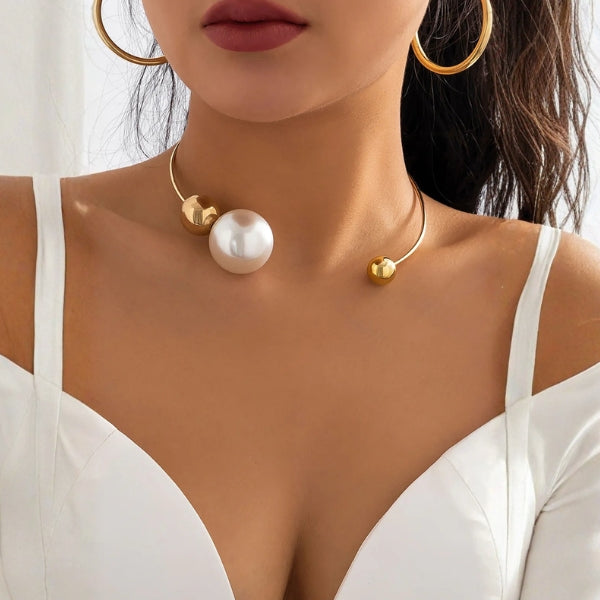 The Vienna Open-Collar Pearl Necklace